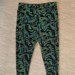Lularoe TC holiday lights leggings